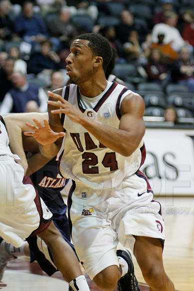 FAU @ UALR 1-24-13 (Justin Manning)0292