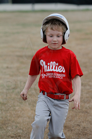 Phillies vs. Razorbacks 5-6 year old baseball 4-3-2014 (© Justin Manning) JWM_0034