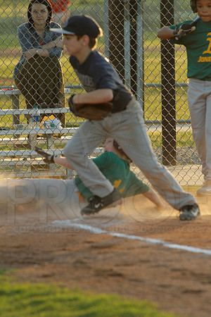 Thunder vs. A's 9-10 year old baseball 4-22-2014 (© Justin Manning) JWM_0124