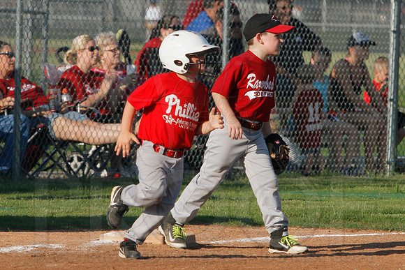 Phillies vs. Razorbacks 5-6 year old baseball 6-3-2014 (© Justin Manning) JWM_0095