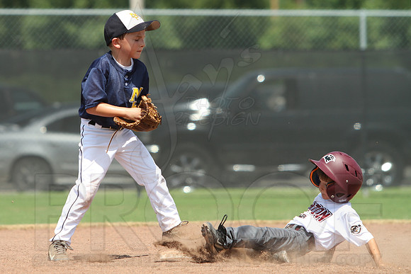 Benton vs. Mountain Home 5-6 year old All Stars 7-12-2014 (©Justin Manning) JWM_049