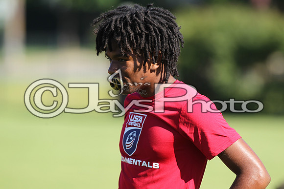 Tyrell Johnson Football Camp 6-10-17_JWM00089