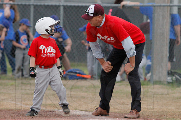 Phillies vs. Razorbacks 5-6 year old baseball 4-3-2014 (© Justin Manning) JWM_0303