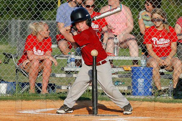 Phillies vs. Razorbacks 5-6 year old baseball 6-3-2014 (© Justin Manning) JWM_0205