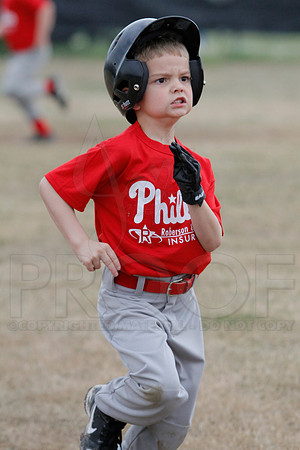 Phillies vs. Razorbacks 5-6 year old baseball 4-3-2014 (© Justin Manning) JWM_0010