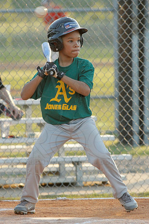 Thunder vs. A's 9-10 year old baseball 4-22-2014 (© Justin Manning) JWM_0139