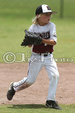 Benton (Cobb) vs. Benton (Jackson) Cal Ripken t-ball All-Stars 7-11-2015 (©Justin Manning) JWM_0093