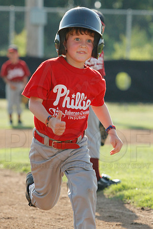 Phillies vs. Razorbacks 5-6 year old baseball 6-3-2014 (© Justin Manning) JWM_0028