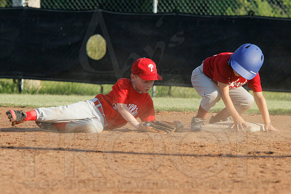 Phillies vs. Razorbacks 5-6 year old baseball 6-3-2014 (© Justin Manning) JWM_0159