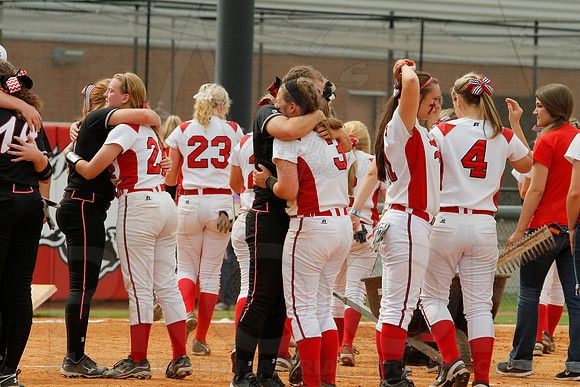 5A State Softball Finals Vilonia vs. White Hall 5-23-2014 (© Justin Manning) JWM_0437