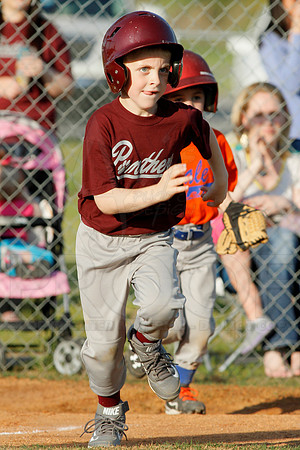 Panthers @ Mets 5-6 year old baseball 4-22-2014 (© Justin Manning) JWM_0125