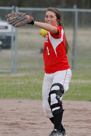Harmony Grove @ Glen Rose softball 3-31-2014 (© Justin Manning) JWM_0129