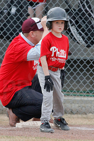 Phillies vs. Razorbacks 5-6 year old baseball 4-3-2014 (© Justin Manning) JWM_0187