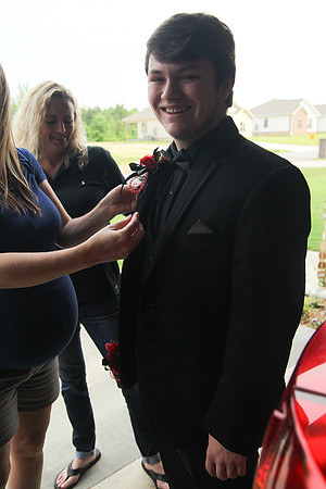 Sheridan Senior Prom 4-29-17_JWM00010