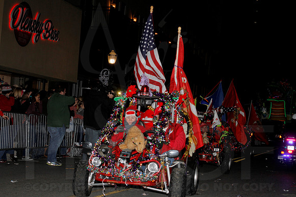 GoDaddy Bowl Mardi Gras Parade (©Justin Manning) JWM_0141