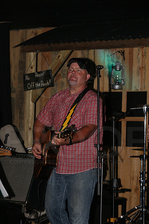 Midnight Hurricanes (Boogies Bar & Grill) 9-13-2014 (©Justin Manning) JWM_058
