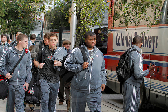 Player welcoming to hotel 1-1-14 (©Justin Manning) (©Justin Manning) JWM_0028
