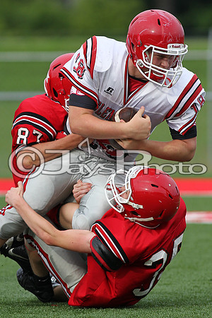 Glen Rose towel game (preseason football red-white game) 5-28-2015 (©Justin Manning) JWM_0110