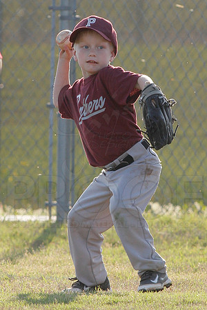 Panthers @ Mets 5-6 year old baseball 4-22-2014 (© Justin Manning) JWM_0171