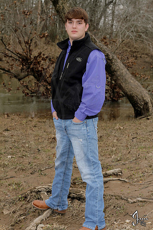 Austin Hicks senior pictures 12-29-13 (�Justin Manning) (�Justin Manning) (�Justin Manning) JWM_0031