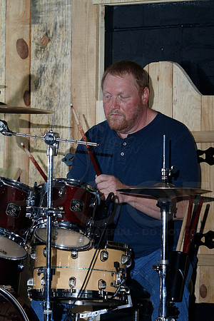 Midnight Hurricanes live at Boogies Bar and Grill 6-14-2014 (© Justin Manning) JWM_0094