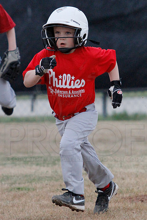 Phillies vs. Razorbacks 5-6 year old baseball 4-3-2014 (© Justin Manning) JWM_0323