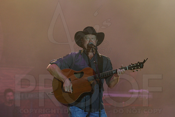 Tracy Lawrence (Brickfest) 6-28-2014 (©Justin Manning) JWM_087