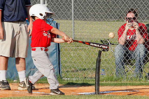 Phillies vs. Razorbacks 5-6 year old baseball 6-3-2014 (© Justin Manning) JWM_0087