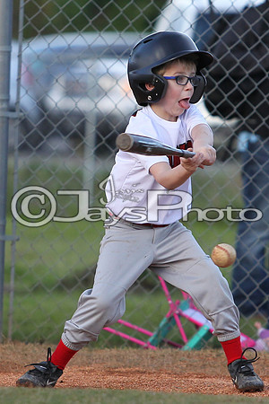 Bomb Squad vs Tigers 6-7 year old (Pitching Machine) 4-27-2015 (©Justin Manning) JWM_0067