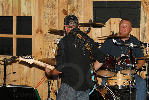 Midnight Hurricanes live at Boogies Bar and Grill 6-15-2014 (© Justin Manning) JWM_0184