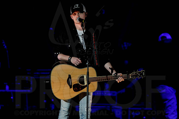 Justin Moore Concert 4-25-2014 (© Justin Manning) JWM_0323