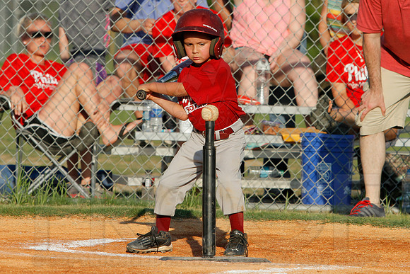 Phillies vs. Razorbacks 5-6 year old baseball 6-3-2014 (© Justin Manning) JWM_0192