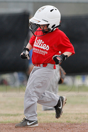 Phillies vs. Razorbacks 5-6 year old baseball 4-3-2014 (© Justin Manning) JWM_0115