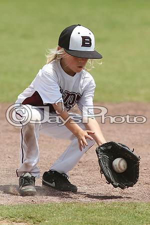 Benton (Cobb) vs. Benton (Jackson) Cal Ripken t-ball All-Stars 7-11-2015 (©Justin Manning) JWM_0091