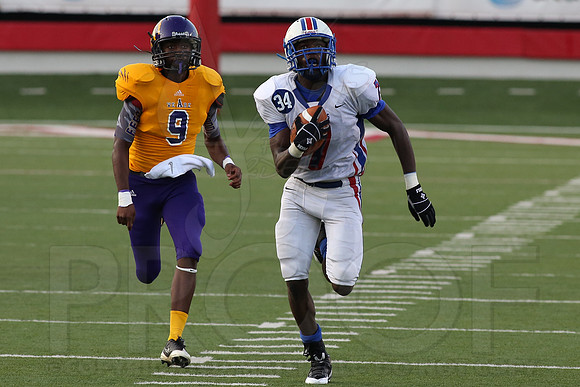 Ashdown vs West Memphis 9-2-13 (© Justin Manning) JWM0090