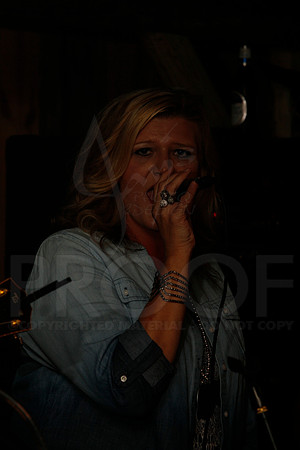 Midnight Hurricanes live at Boogies Bar and Grill 6-14-2014 (© Justin Manning) JWM_0061