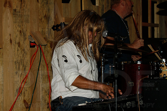 Midnight Hurricanes live at Boogies Bar and Grill 6-15-2014 (© Justin Manning) JWM_0263