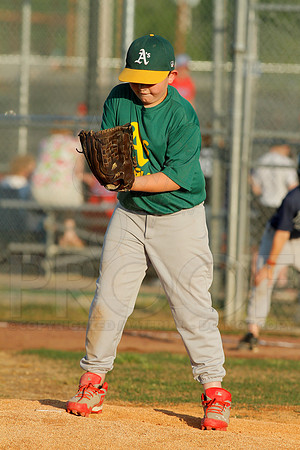 Thunder vs. A's 9-10 year old baseball 4-22-2014 (© Justin Manning) JWM_0017