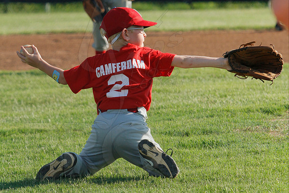 Phillies vs. Razorbacks 5-6 year old baseball 6-3-2014 (© Justin Manning) JWM_0003