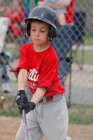 Phillies vs. Razorbacks 5-6 year old baseball 4-3-2014 (© Justin Manning) JWM_0311