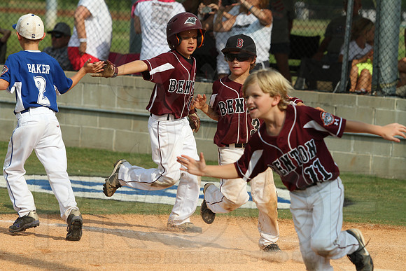Benton-Midkiff vs. Bryant-Griffin 8 year old (Cal Ripken) 7-20-2014 (©Justin Manning) JWM_387