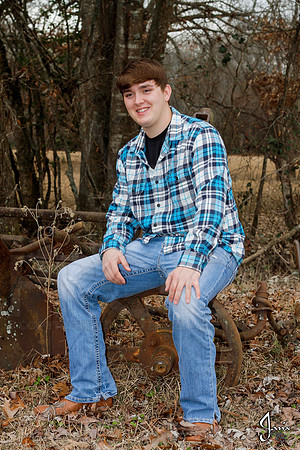 Austin Hicks senior pictures 12-29-13 (�Justin Manning) (�Justin Manning) (�Justin Manning) JWM_0047
