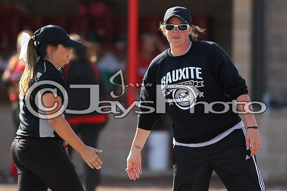 Bauxite @ Harmony Grove softball 4-21-2015 (©Justin Manning) JWM_0281