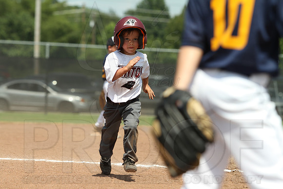 Benton vs. Mountain Home 5-6 year old All Stars 7-12-2014 (©Justin Manning) JWM_032