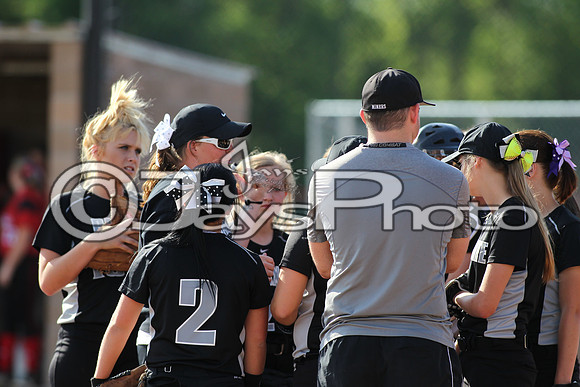 Bauxite @ Harmony Grove softball 4-21-2015 (©Justin Manning) JWM_0234
